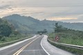 Đoạn Yên Bái - Lào Cai trên cao tốc Nội Bài - Lào Cai mới có 2 làn xe. Ảnh: bnews.vn 

