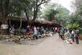 Chợ phiên Sin Suối Hồ họp vào thứ 7 hằng tuần, là không gian sinh hoạt văn hóa cộng đồng của đồng bào dân tộc Mông nơi biên cương Tổ quốc. Ảnh: Việt Hoàng
