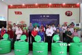 Tặng bồn chứa, máy lọc nước cho người dân khó khăn vùng ven biển Kiên Giang