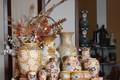 Sản phẩm gốm Biên Hòa được định danh trên thị trường quốc tế bởi màu "men đồng trổ bông" và màu đỏ đá ong. Ảnh: Sỹ Tuyên – TTXVN