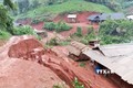 Đất sụt lún gây hư hại nhà của người dân. Ảnh: TTXVN phát