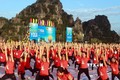 越南举行千人瑜伽活动 响应国际瑜伽日