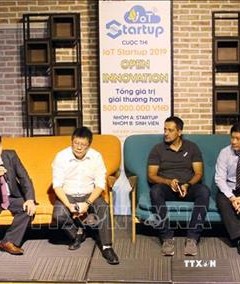 សហគ្រាស​បច្ចេក​វិទ្យា​កុម្ម៉ង់ធុរកិច្ច​ ​startup​ ​វៀតណាម​ ​ក្នុងការ​ប្រកួត​ ​IoT​ ​Startup​ ​2019