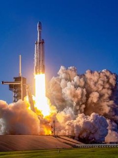 ក្រុមហ៊ុន SpaceX នឹង​ដឹក​ធាតុ​មនុស្ស ១៥២ នាក់​ទៅ​ដង​តារាវិថី​តាមរយៈ​យាន​រ៉ុក្កែត Falcon Heavy