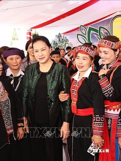 Chủ tịch Quốc hội Nguyễn Thị Kim Ngân dự Ngày hội đại đoàn kết toàn dân tộc tại xã Quang Minh, tỉnh Yên Bái