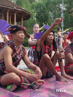 Độc đáo Lễ hội tấc ka coong 