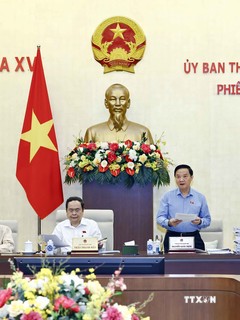 Khai mạc Phiên họp 39, Ủy ban Thường vụ Quốc hội: Trung ương phải gương mẫu đi đầu trong tinh giản bộ máy