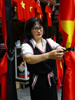 Hà Nội treo cờ rủ sớm trước Quốc tang Tổng Bí thư Nguyễn Phú Trọng