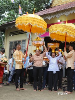  Đồng bào Khmer Hậu Giang mừng Lễ Dâng y Kathina 