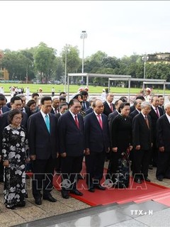 Tổng Bí thư, Chủ tịch nước Nguyễn Phú Trọng cùng các đồng chí lãnh đạo Đảng, Nhà nước tham dự Lễ kỷ niệm. Ảnh: Thống Nhất – TTXVN
