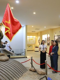 Quyền Chủ tịch nước Võ Thị Ánh Xuân thăm Bảo tàng Chiến thắng lịch sử Điện Biên Phủ. Ảnh: Xuân Tư – TTXVN