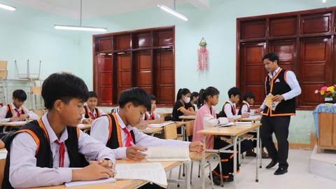 广义省有效展开少数民族教育政策，逐步提高民族同胞人力资源质量