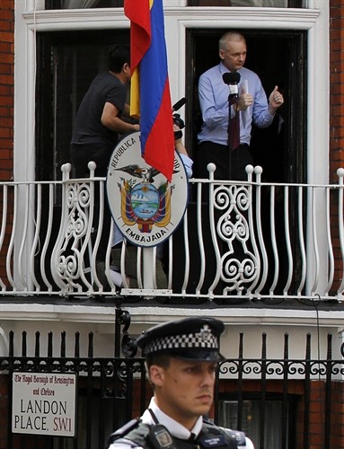 Cảnh sát Anh ngừng theo dõi 24/7 đối với nhà sáng lập Wikileaks Julian Assange