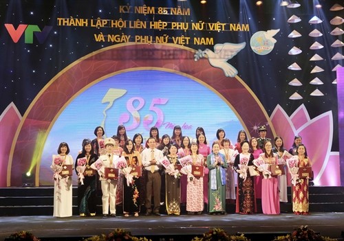 Hội Liên hiệp Phụ nữ Việt Nam đón nhận Huân chương Độc lập hạng Nhất