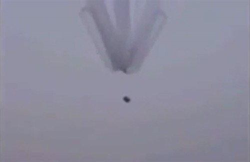 IS dùng bom bóng bay phá hủy chiến đấu cơ Nga