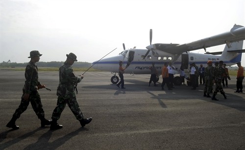Indonesia phát hiện mảnh vỡ của máy bay mất tích