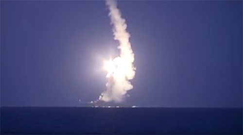 Tên lửa từ tàu chiến Nga dội trúng mục tiêu IS ở Syria