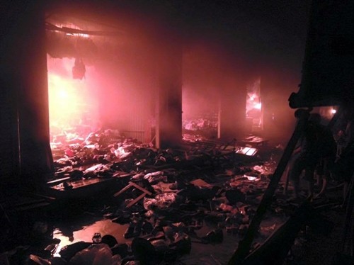 Đắk Nông: Hỏa hoạn thiêu rụi 18 gian hàng tại chợ Đắk Mil