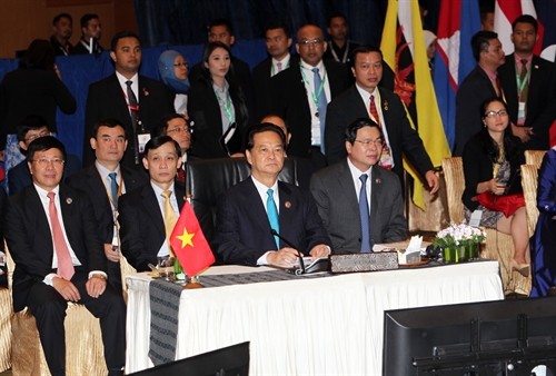 Thủ tướng Nguyễn Tấn Dũng dự phiên họp toàn thể Hội nghị Cấp cao ASEAN 27