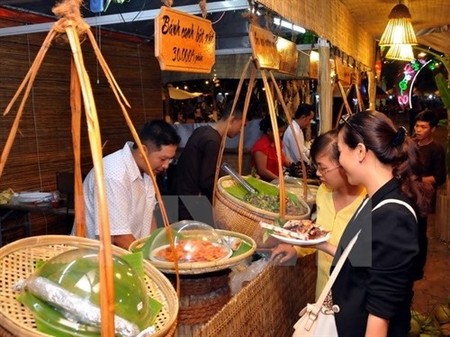 Thưởng thức món ngon các nước tại Liên hoan ẩm thực Thành phố Hồ Chí Minh