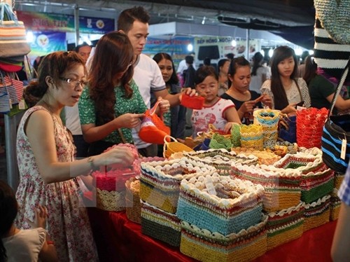 Hội chợ làng nghề Việt Nam 2015 thu hút hơn 200 đơn vị tham gia