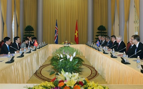 Chủ tịch nước Trương Tấn Sang đón, hội đàm với Tổng thống Iceland Ólafur Ragnar Grímsson