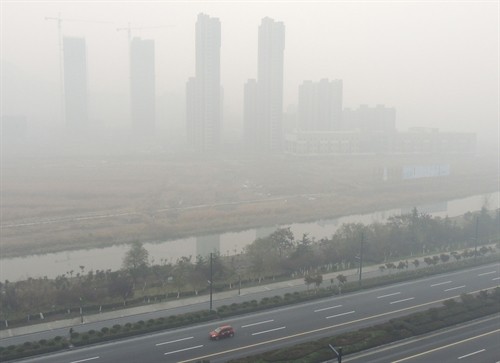 Bắc Kinh và miền Bắc Trung Quốc chìm trong khói mù dày đặc