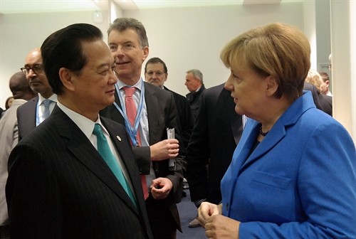 Thủ tướng Chính phủ Nguyễn Tấn Dũng tiếp xúc song phương nhân dịp Hội nghị COP21