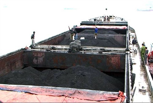 Quảng Ninh: Phát hiện vụ vận chuyển 4 nghìn tấn than cám không rõ nguồn gốc 