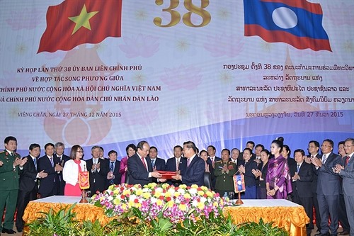 Kỳ họp lần thứ 38 Ủy ban Liên chính phủ Việt Nam-Lào, Lào-Việt Nam 