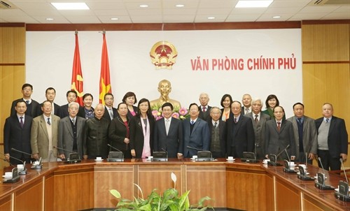 Phó Thủ tướng, Bộ trưởng Ngoại giao Phạm Bình Minh tiếp các đại biểu dự Diễn đàn nhân dân Việt-Trung lần thứ 7
