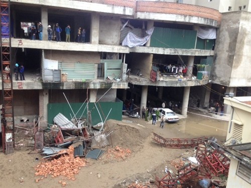 Hà Nội: Sập thang nâng tại công trình xây dựng chung cư, 3 người thương vong