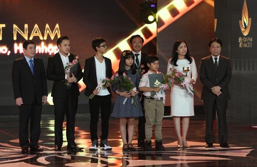 "Tôi thấy hoa vàng trên cỏ xanh" đoạt giải Bông Sen Vàng tại Liên hoan phim Việt Nam lần thứ 19