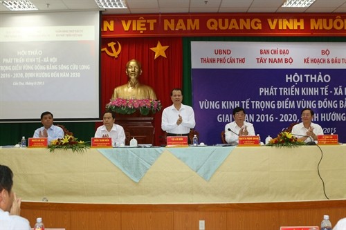 Phó Thủ tướng Vũ Văn Ninh: Phát triển hạ tầng vùng đồng bằng sông Cửu Long phải gắn với ứng phó biến đổi khí hậu