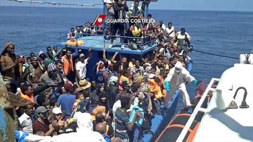 Italy cứu hơn 4.000 người di cư trong một ngày