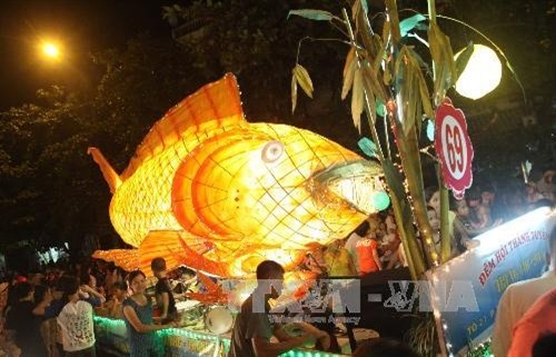 Độc đáo mô hình đèn Trung thu lớn nhất Việt Nam