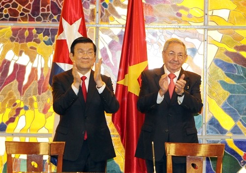 Chủ tịch nước Trương Tấn Sang hội đàm với Chủ tịch Cuba Raul Castro