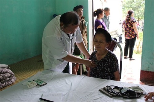 Cao Bằng: Ra quân Tháng cao điểm chương trình khám, chữa bệnh nhân đạo năm 2015