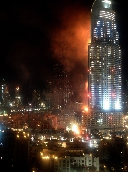UAE- Cháy lớn gần tháp Burj Khalifa trước Giao thừa
