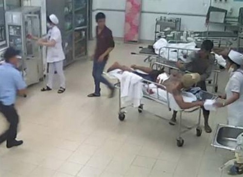 Bắt khẩn cấp kẻ truy sát tại Bệnh viện đa khoa Vĩnh Long