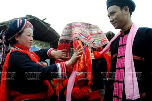 Nghi lễ cưới truyền thống đặc sắc của người Dao đỏ ở Tuyên Quang