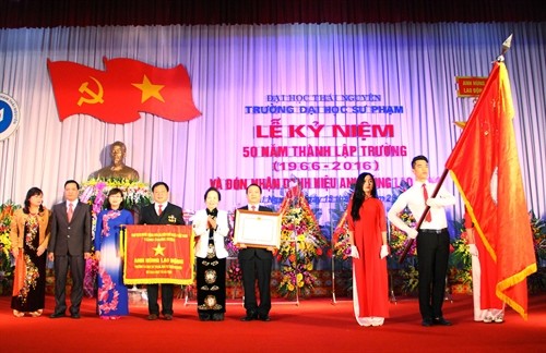 Trường Đại học Sư phạm Thái Nguyên đón nhận danh hiệu Anh hùng Lao động