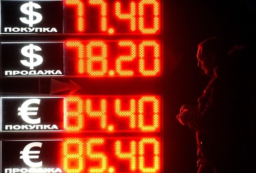 Chứng khoán Nga giảm mạnh, đồng ruble có nguy cơ rơi xuống mức thấp kỷ lục mới