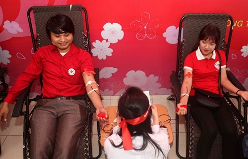 Ngày hội “Chủ Nhật Đỏ” - hiến máu tình nguyện lần thứ 8