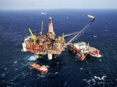 Giá dầu Brent giảm sâu kỷ lục sau nhiều năm