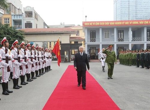 Tổng Bí thư Nguyễn Phú Trọng thăm, kiểm tra công tác sẵn sàng chiến đấu của Bộ Tư lệnh Cảnh sát cơ động