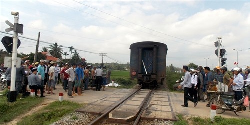 Tai nạn tàu hỏa ở Quảng Nam và ùn tắc kéo dài trên Cao tốc Long Thành – Dầu Giây