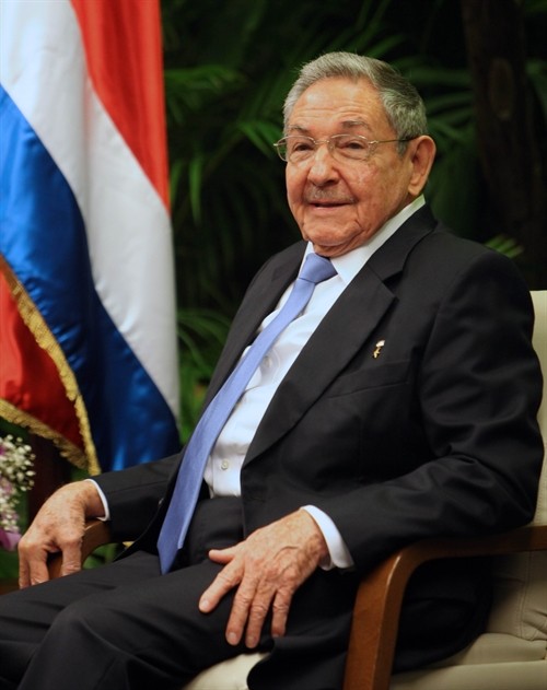 Chủ tịch Cuba thăm Pháp
