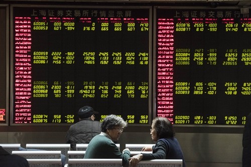 Lần thứ hai trong tuần, thị trường chứng khoán Trung Quốc phải tạm ngừng hoạt động
