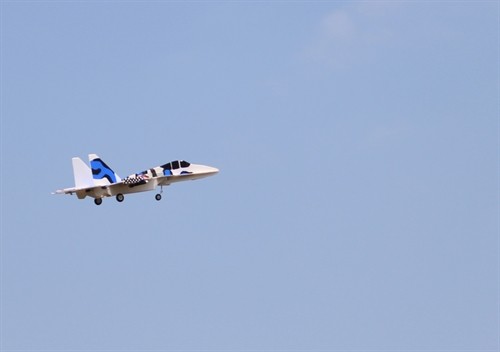 Học sinh lớp 11 ở Bắc Giang chế tạo thành công mô hình máy bay chiến đấu thu nhỏ Su-37